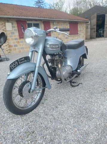 Triumph 3TA Bathtub  beschikbaar voor biedingen