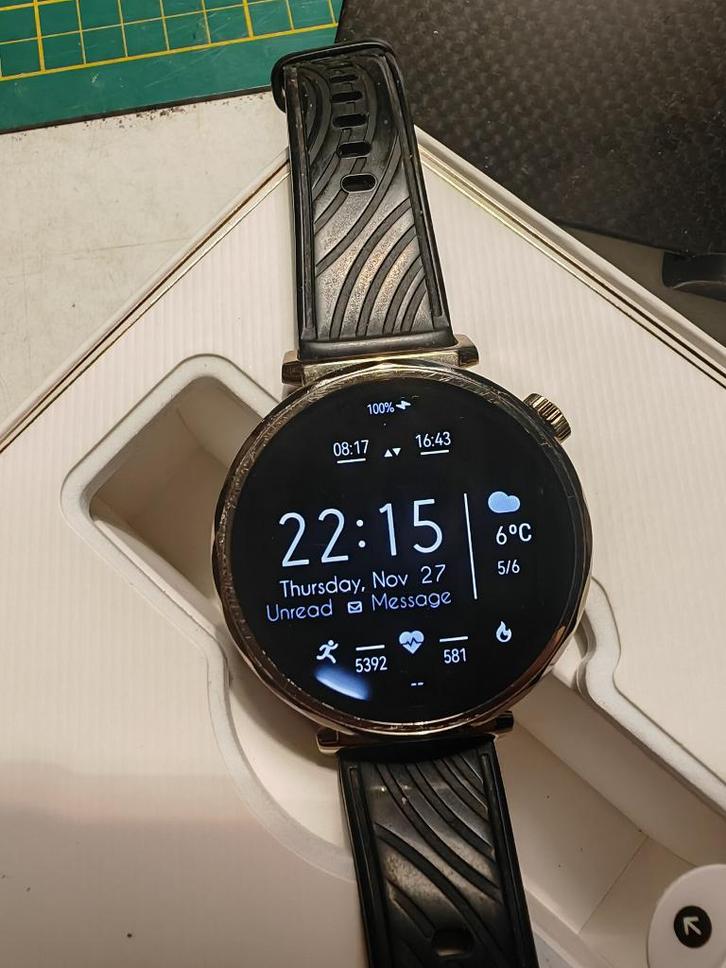 Huawei GT5 - encore sous garantie, Bijoux, Sacs & Beauté, Montres connectées, Comme neuf, Android, Noir, Distance, Bandage calorique