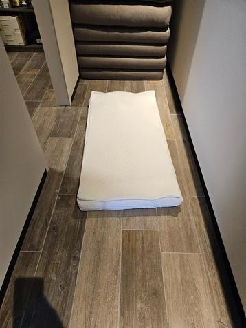 kindermatras met ademende hoes beschikbaar voor biedingen