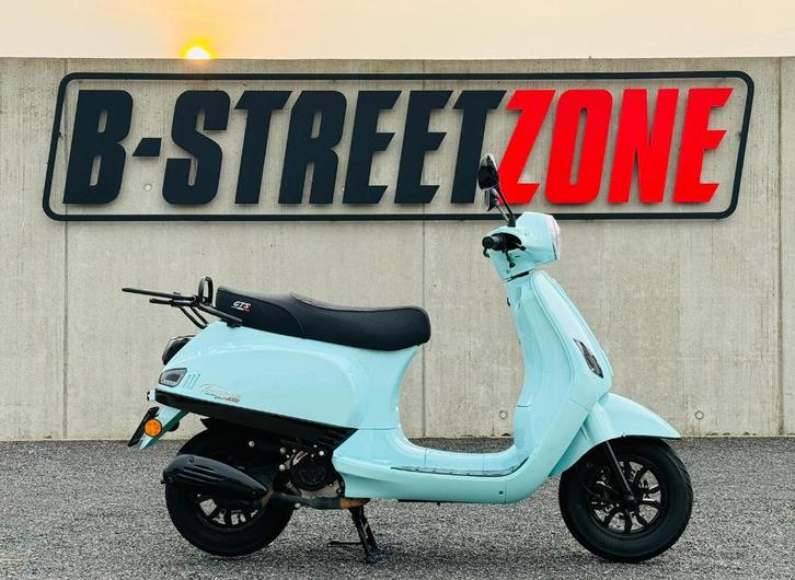 INDIAN SUMMER DEMODEAL! GTS Toscana DEMO, Fietsen en Brommers, Scooters | Vespa, Zo goed als nieuw, Ophalen