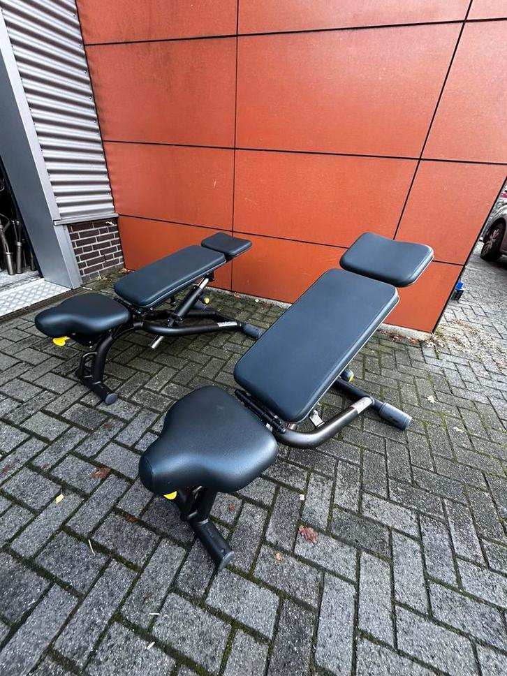 2x Technogym Adjustable Bench, Sport en Fitness, Fitnessmaterialen, Gebruikt, Fitnessbank, Ophalen