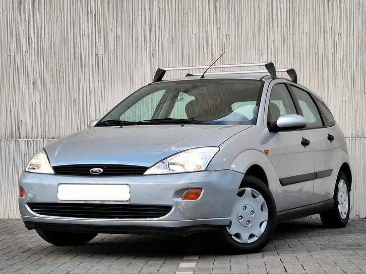 Ford Focus 1.6i/Automaat/78.000 km/ BENZINE/CLIM/CARNET, Auto's, Ford, Bedrijf, Focus, Isofix, Radio, Benzine, Berline, 5 deurs