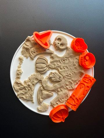 Halloween Cookie Cutters & Roller – Montessori beschikbaar voor biedingen