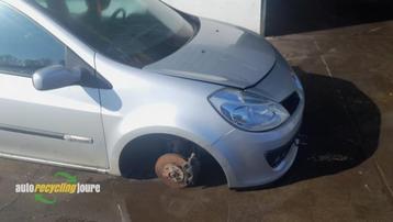 Buitenspiegel rechts van een Renault Clio beschikbaar voor biedingen