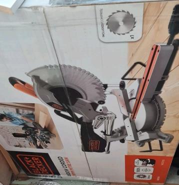 Machine à scier Black & Decker 1600W neuve dans sa boîte disponible aux enchères