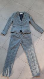 Zeer mooie 2-delige grijze set van jas en broek - maat S, Ophalen of Verzenden, Zo goed als nieuw, Grijs