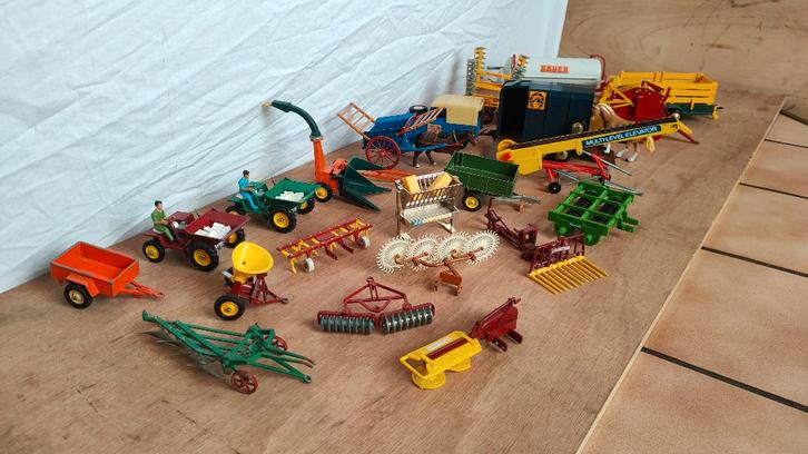 Vintage Britse accessoires 1/32e echo-collectie, Hobby en Vrije tijd, Modelauto's | 1:32, Gebruikt, Tractor of Landbouw, Britains