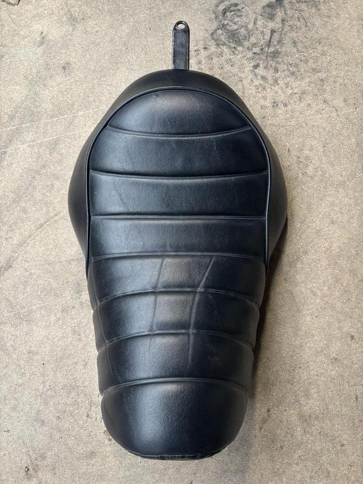 Harley Davidson Sportster Iron 883 zadel – geschikt voor mod, Motoren, Onderdelen | Harley-Davidson, Gebruikt, Ophalen of Verzenden