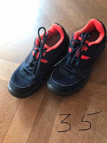 Kinderschoenen 35, 36, 37. Per paar € 5.  beschikbaar voor biedingen