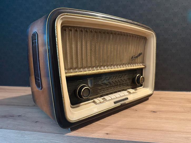 Vintage Telefunken Gavotte 8 Export buizenradio, Antiek en Kunst, Antiek | Tv's en Audio, Ophalen