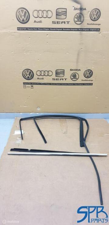 GOLF 7 VARIANT LINKSACHTER DEUR RUBBER LIJST CHROME Portier beschikbaar voor biedingen