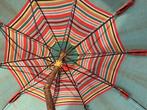 HEEL OUDE PARASOL IN ZEILDOEK. JAREN 50., Enlèvement ou Envoi, 1 à 2 mètres, Utilisé, Parasol sur pied