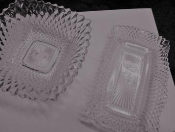 2 schaaltjes in geslepen glas , perfecte staat , jaren 60 beschikbaar voor biedingen