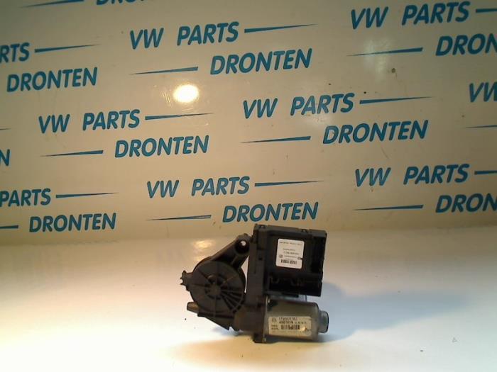 Moteur de vitre portière d'un Volkswagen Touran, Autos : Pièces & Accessoires, Carrosserie & Tôlerie, Volkswagen, Utilisé, 3 mois de garantie