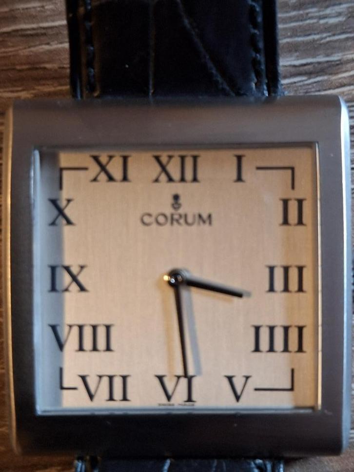 Corum horloge, Handtassen en Accessoires, Horloges | Heren, Zo goed als nieuw, Polshorloge, Overige merken, Staal, Leer, Ophalen of Verzenden
