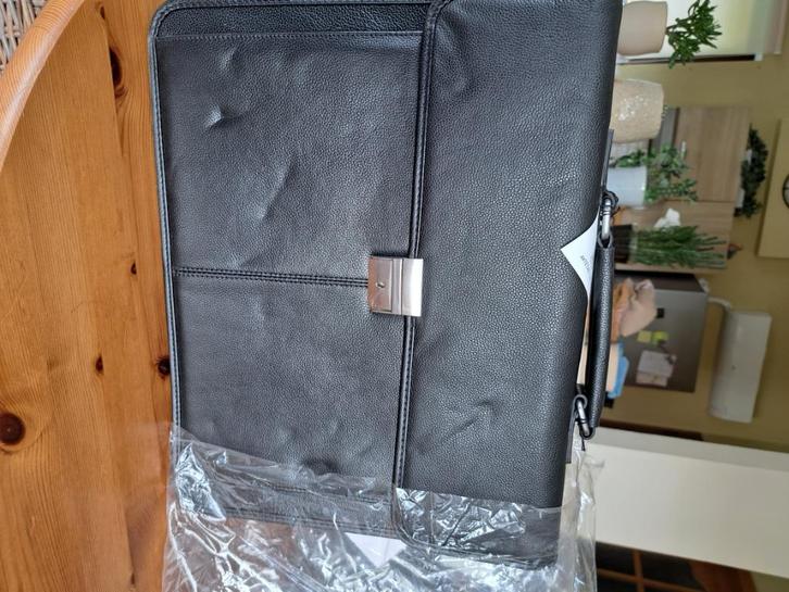 Twee nieuwe leren aktetassen die nooit zijn gebruikt, Handtassen en Accessoires, Tassen | Schooltassen, Nieuw, Aktetas of Boekentas