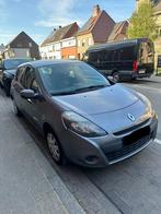 Renault Clio - 1.2 Benzine - trekhaak - gekeurd, Auto's, Voorwielaandrijving, Euro 5, Stof, 4 cilinders