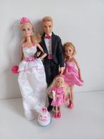 Barbiepoppen 12 stuks met kleding, Ophalen, Zo goed als nieuw