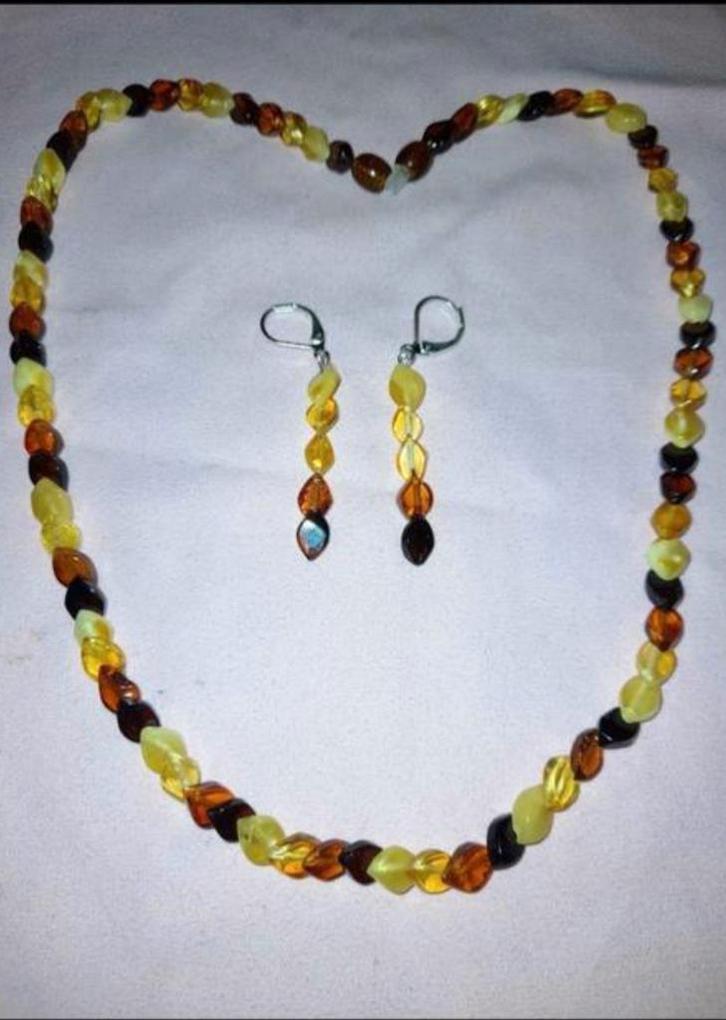 Prachtige set in natuurlijk amber uit Litouwen, Handtassen en Accessoires, Kettingen, Nieuw, Steen of Mineraal, Met edelsteen