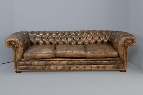 Unieke Chesterfield Bank Cognac uit Kurhaus Scheveningen, Huis en Inrichting, Zetels | Zetels, Gebruikt, Rechte bank, Vierpersoons of meer