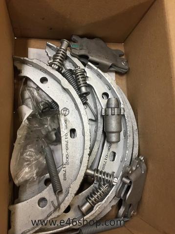 REMSCHOENEN SET BMW E90 E91 E46 E39 OE 34316752541 beschikbaar voor biedingen