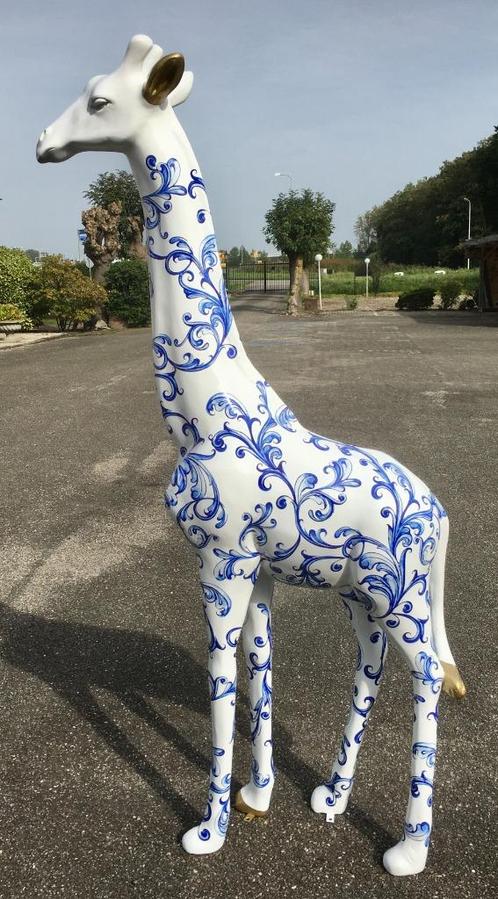 giraffe-krokodil- kunst beeld, Tuin en Terras, Tuinbeelden, Nieuw, Abstract beeld, Kunststof, Ophalen of Verzenden