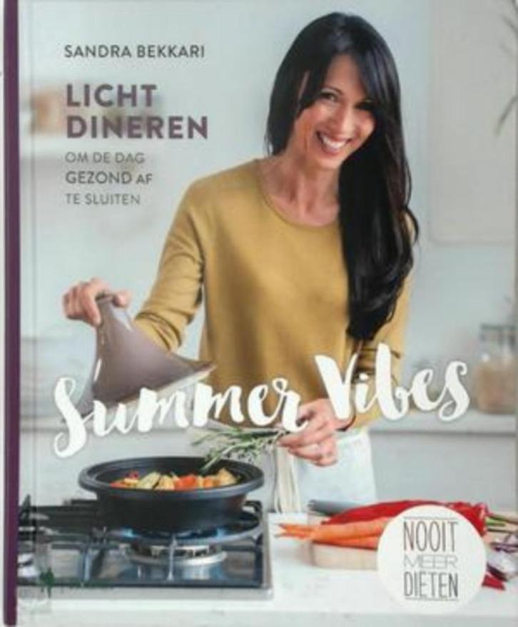 Sandra Bekkari - Summer Vibes 'Licht Dineren', Boeken, Kookboeken, Nieuw, Ophalen of Verzenden