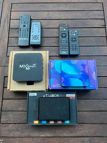 3x TV Boxen + afstandsbedieningen beschikbaar voor biedingen