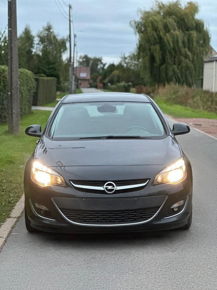 Opel astra 2013 229.000km 1.7 dissel, Auto's, Opel, Particulier, Astra, Diesel, Euro 5, 5 deurs, Zwart, Ophalen