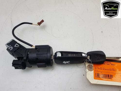 CONTACTSLOT + SLEUTEL Peugeot 2008 (CU) (9663123380), Auto-onderdelen, Overige Auto-onderdelen, Peugeot, Gebruikt