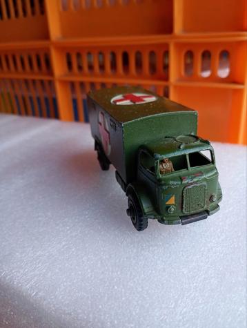 Dinky Toys Military Ambulance 626 beschikbaar voor biedingen