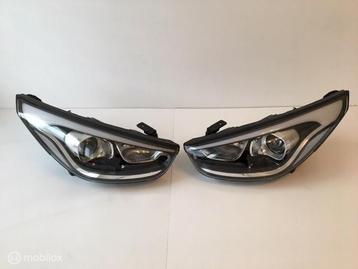 Koplamp xenon L / R  Hyundai ix35 92102-2SXXX  92101-2SXXX