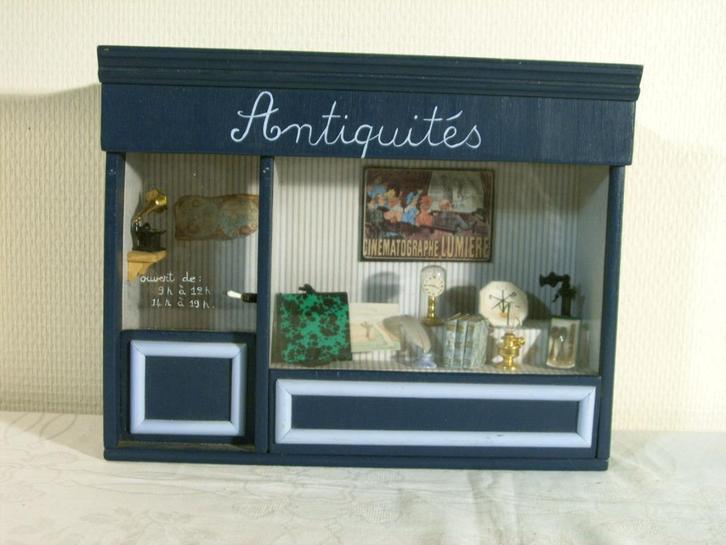 Diorama van Franse antiekwinkel, Hobby en Vrije tijd, Modelbouw | Figuren en Diorama's, Zo goed als nieuw, Diorama, Ophalen of Verzenden