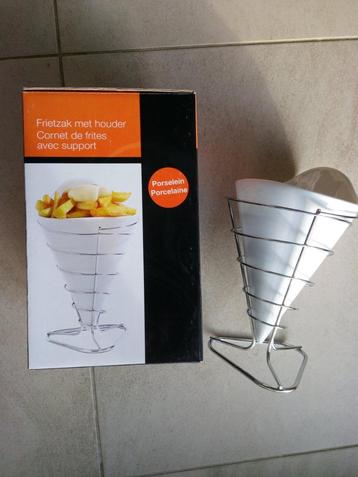 Keramische frietzak op metalen staander beschikbaar voor biedingen