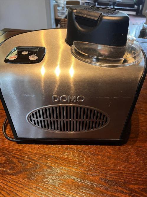 DOMO ROOMIJS MACHINE, Elektronische apparatuur, IJsmachines, Zo goed als nieuw, Zelfvriezend, Ophalen