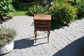 table de nuit, 70 cm ou plus, Moins de 45 cm, Enlèvement, Utilisé