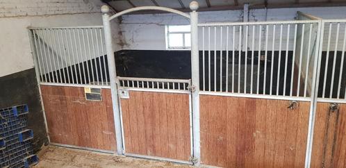 Corton, MERRIE & VEULEN BOX, paardenbox breed 4,40mtr, Dieren en Toebehoren, Stalling en Weidegang, Opfok, Stalling, 2 of 3 paarden of pony's