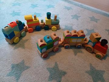 Houten trein beschikbaar voor biedingen