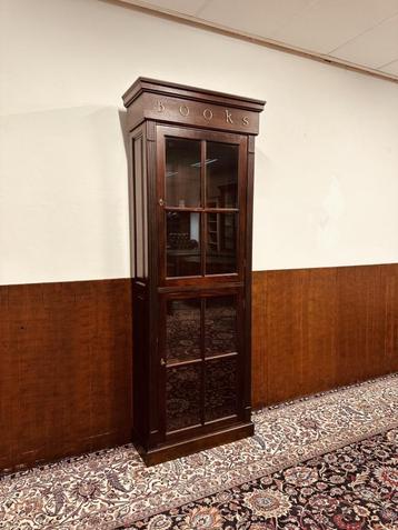 Klassiek Engelse Boekenkast Kast beschikbaar voor biedingen