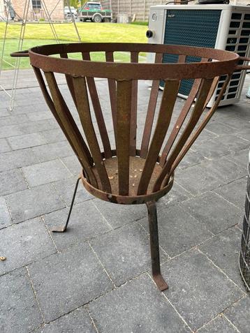 Vuurkorf met houtmand, Tuin en Terras, Ophalen, Zo goed als nieuw, Vuurkorf