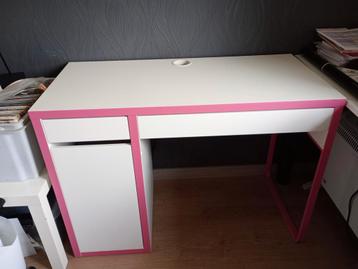 Bureau Ikea Micke beschikbaar voor biedingen