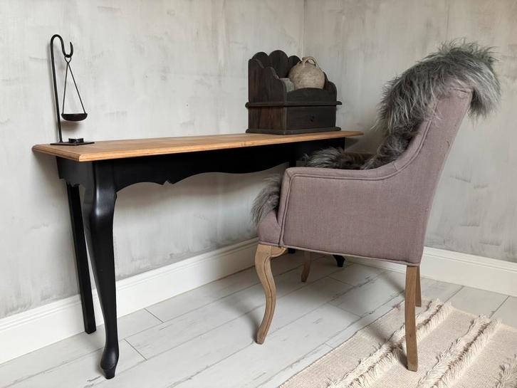 Belle table d'appoint campagnarde, Maison & Meubles, Tables | Tables d'appoint, Comme neuf, Enlèvement