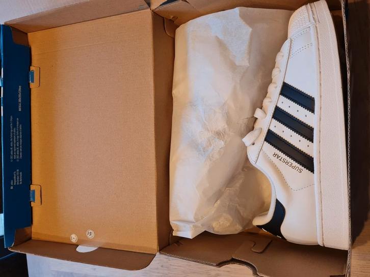 Superstar adidas schoenen, Kleding | Dames, Schoenen, Ophalen