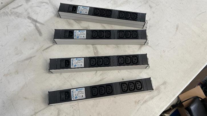 4 x Power strip 38cm, Musique & Instruments, Boîtiers & Valises, Flight case, Enlèvement ou Envoi