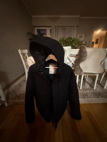 Dikke winterjas van Esprit beschikbaar voor biedingen