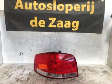 Achterlicht links van een Audi A3 beschikbaar voor biedingen