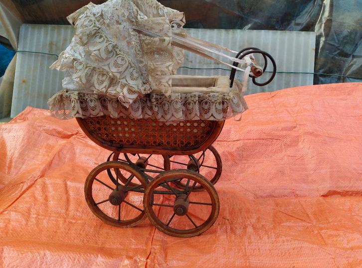 Vintage poppenkoetsje, Hobby & Loisirs créatifs, Hobby & Loisirs Autre, Utilisé, Enlèvement