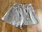 Short beige H&M t.134, Overige typen, Meisje, H&M, Ophalen of Verzenden