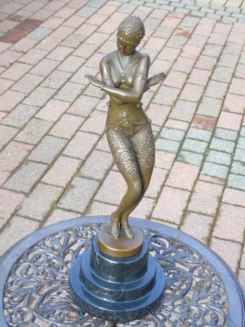 bronzen beeld van een danser uit die periode, gesigneerd., Antiek en Kunst, Antiek | Brons en Koper, Brons, Ophalen