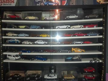 collection de 45 Peugeot 1/43 avec vitrine solido norev, Verzamelen, Ophalen of Verzenden, Zo goed als nieuw